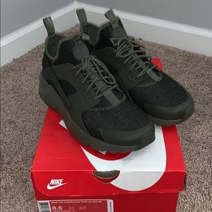 NIKE AIR HUARACHE RUN ULTRA SE